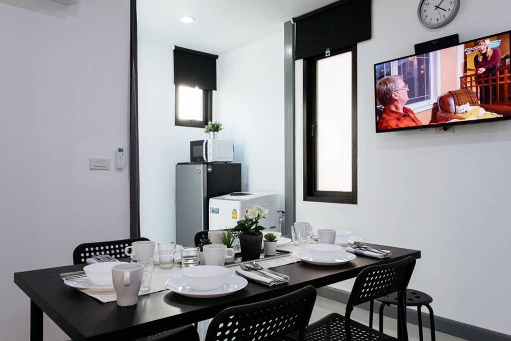 P4 Silom Large 2Beds Full Kitchen Wifi 4-6Pax Apartment Bangkok Ngoại thất bức ảnh