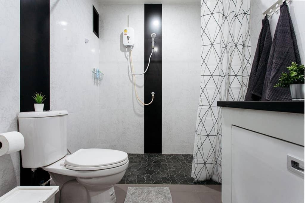 P4 Silom Large 2Beds Full Kitchen Wifi 4-6Pax Apartment Bangkok Ngoại thất bức ảnh