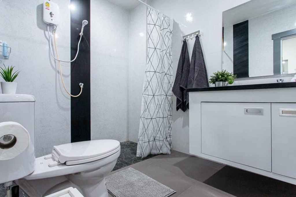 P4 Silom Large 2Beds Full Kitchen Wifi 4-6Pax Apartment Bangkok Ngoại thất bức ảnh