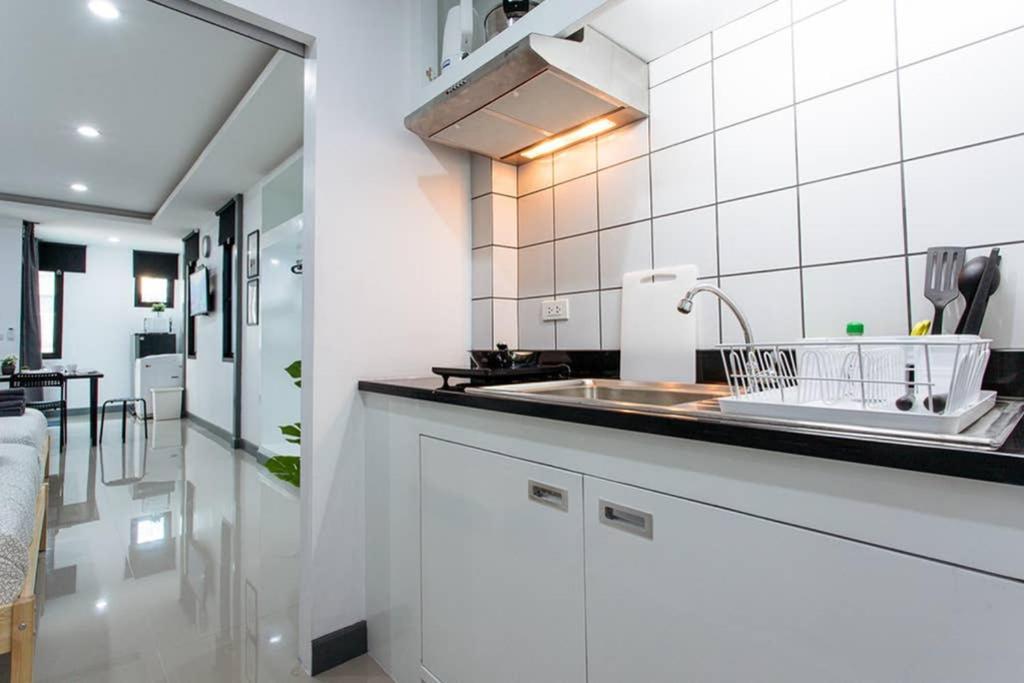 P4 Silom Large 2Beds Full Kitchen Wifi 4-6Pax Apartment Bangkok Ngoại thất bức ảnh