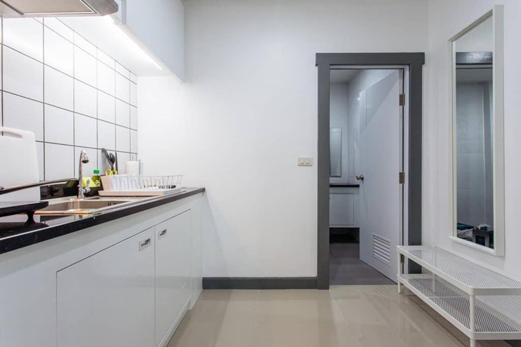 P4 Silom Large 2Beds Full Kitchen Wifi 4-6Pax Apartment Bangkok Ngoại thất bức ảnh